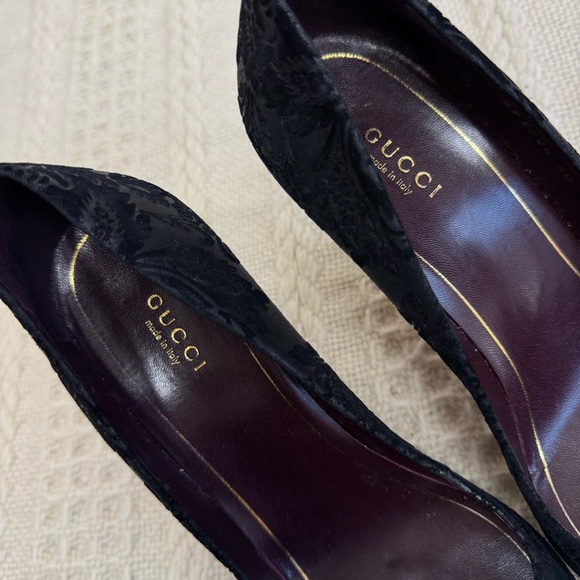 Gucci Noah Embossed Floral Leather Suede Point-Toe Pumps Sz 40 (US 10) - Picture 7 of 15